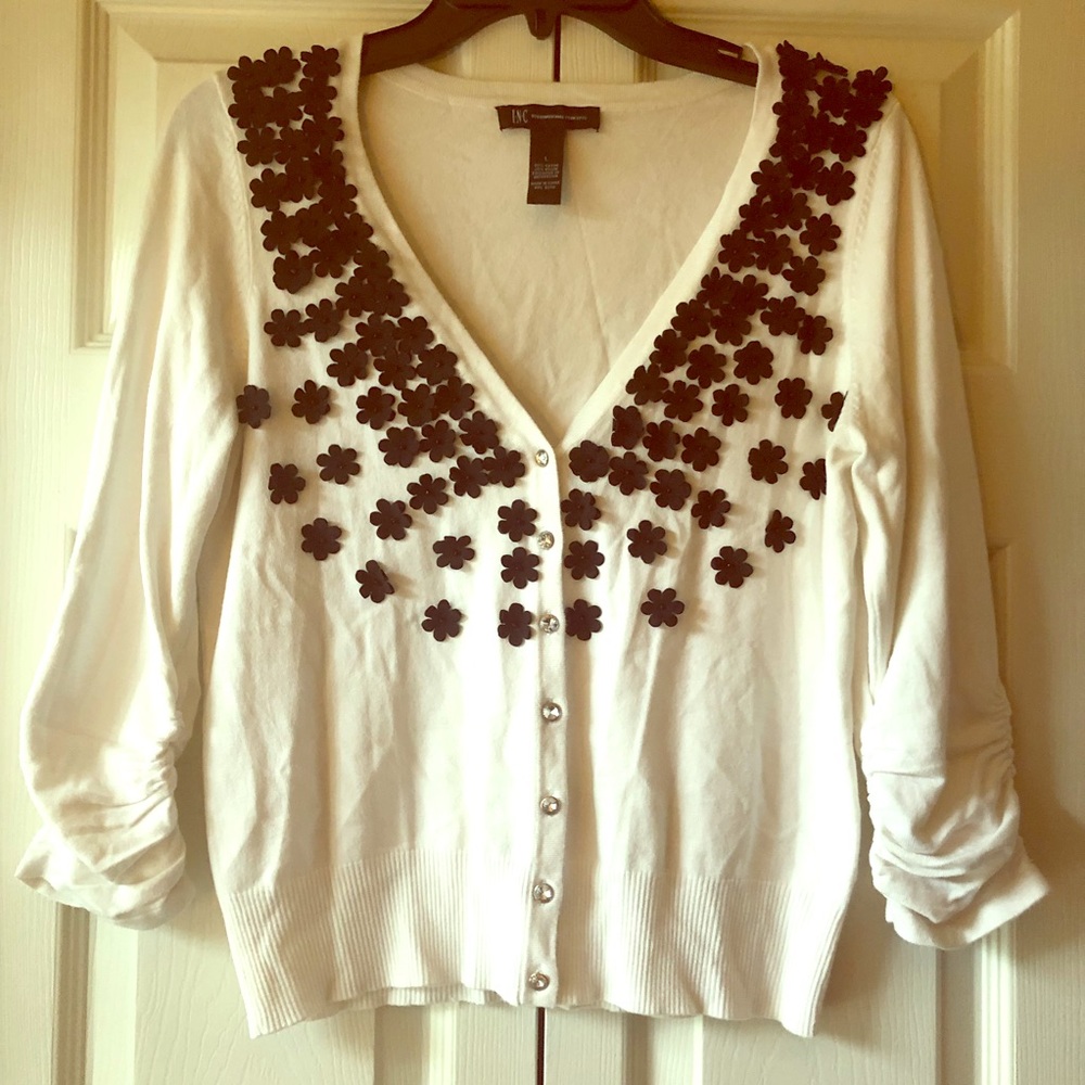 🦉INC White Short Sleeve Cardigan w Black Flowers